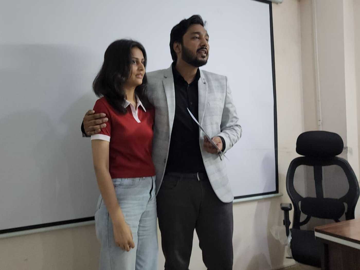 Mohit Agarwal presenting certificate to ACCA student